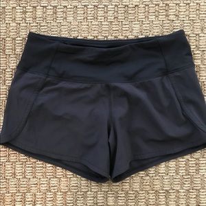 Size 4 lululemon speed up 4” shorts